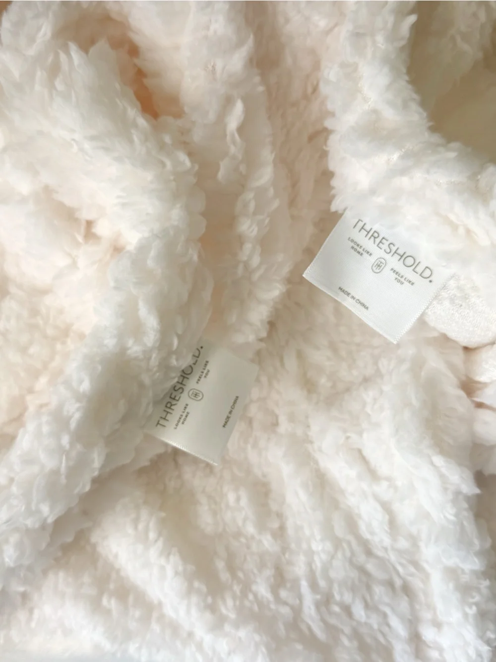 Threshold Target Cream Faux Fur Sherpa Plush Pillow Shams NWOT Cozy Warm Winter